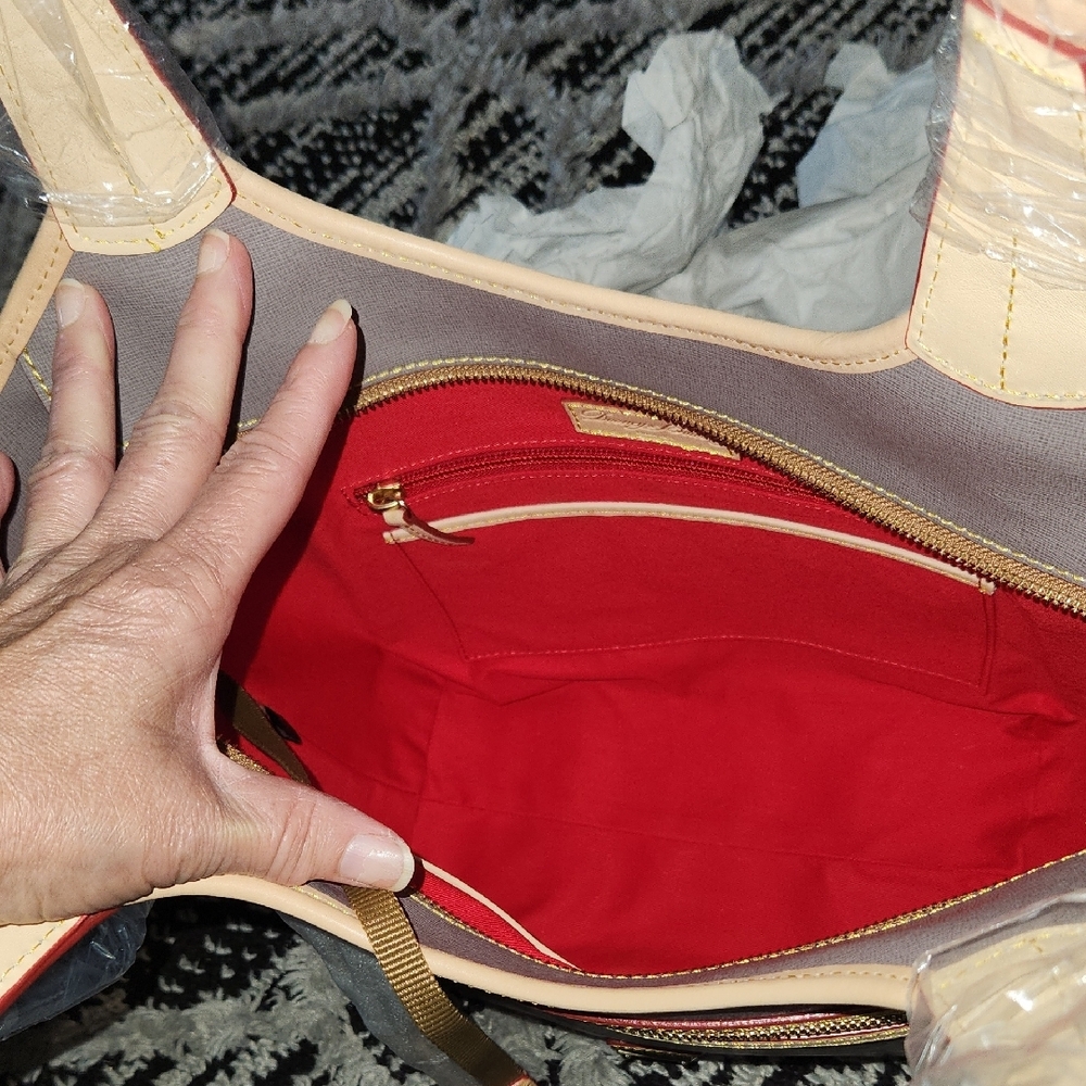 Dooney & Bourke Gray and Cream Shoulder Bag - Picture 3 of 11